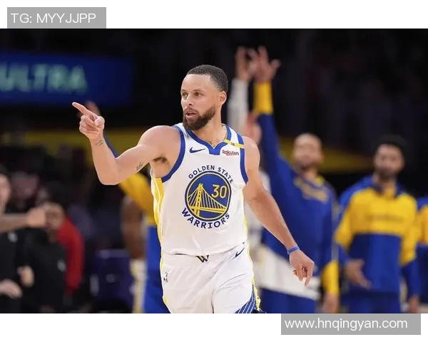 勇士力克太阳，库里狂砍40分演绎篮球传奇